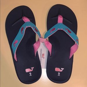 Vineyard Vines pink blue whale flip flops SZ 9